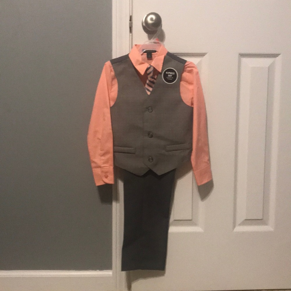 NWT never worn boys vest / suit set.